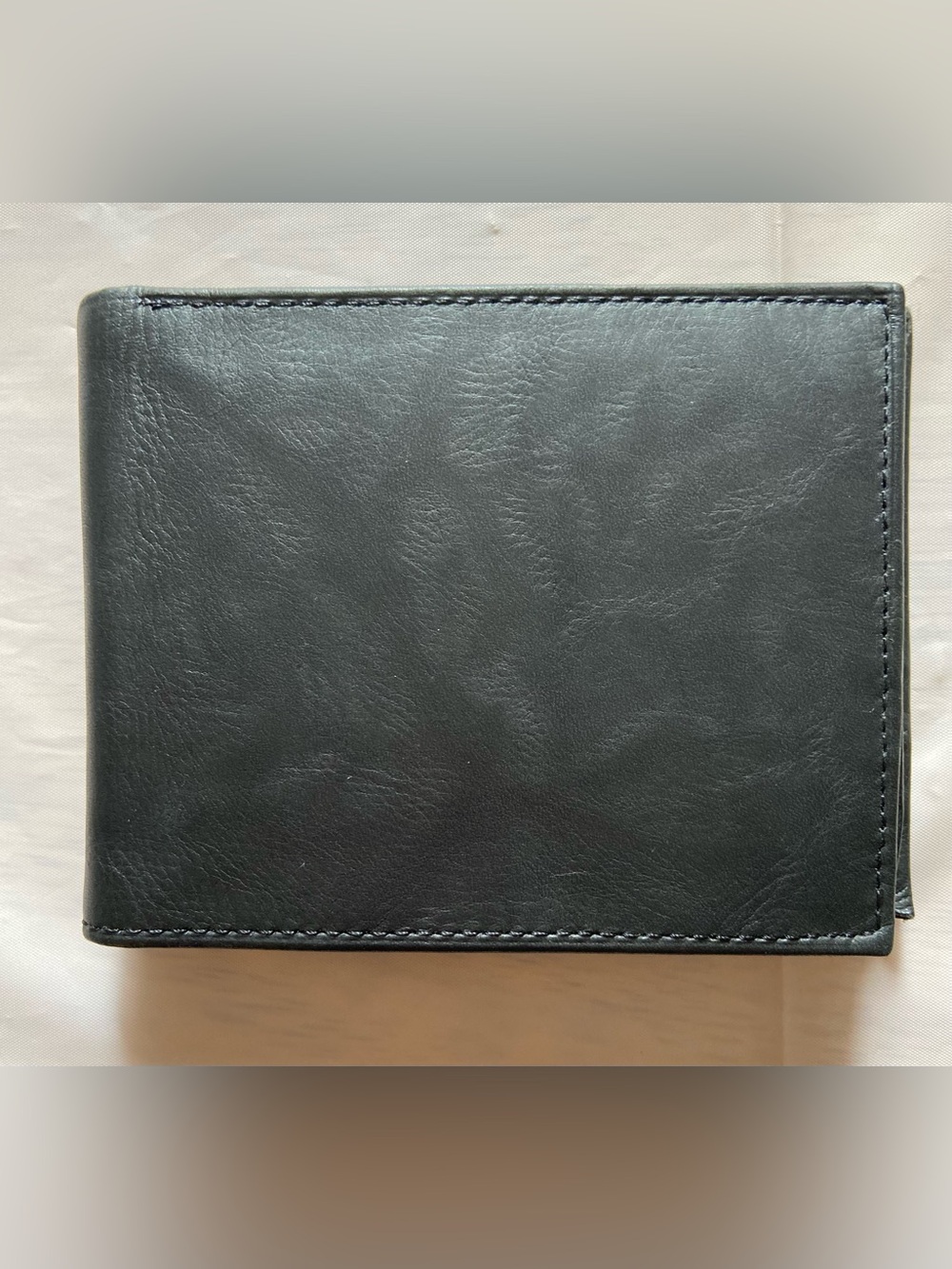 Buxton Classic Style Genuine Leather Bifold Wallet-Black